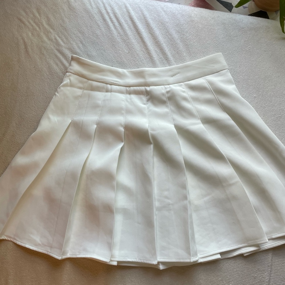 white tennis skirt